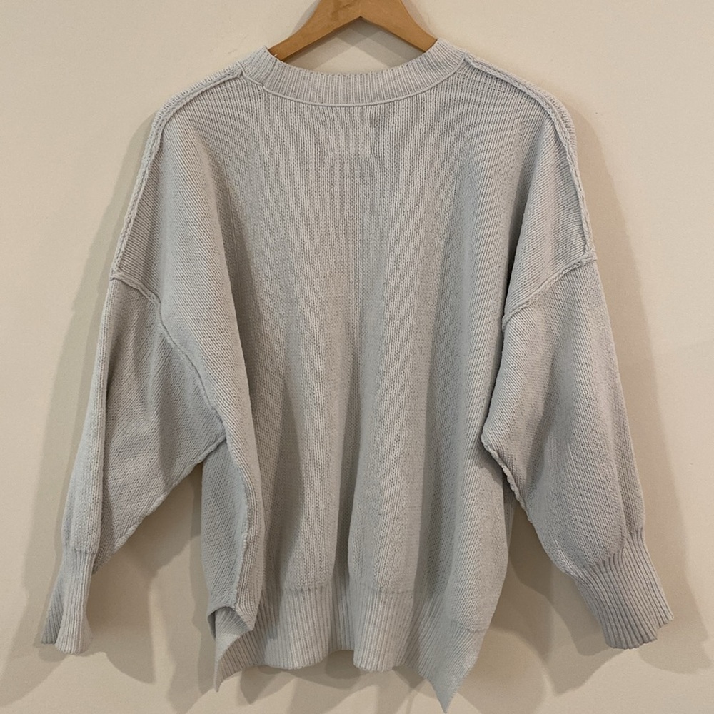 Abercrombie & Fitch Chenille Soft Sweater Ivory Gray Color  Size Medium - Picture 3 of 9